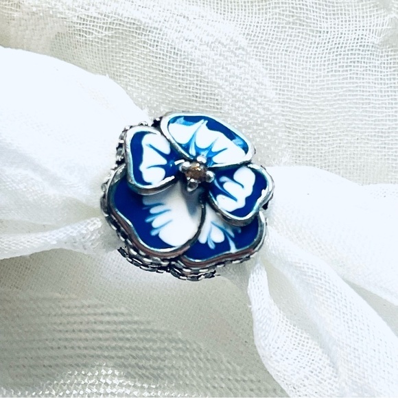 💐 NWOT Blue Pansy Charm ✨ - Picture 10 of 15